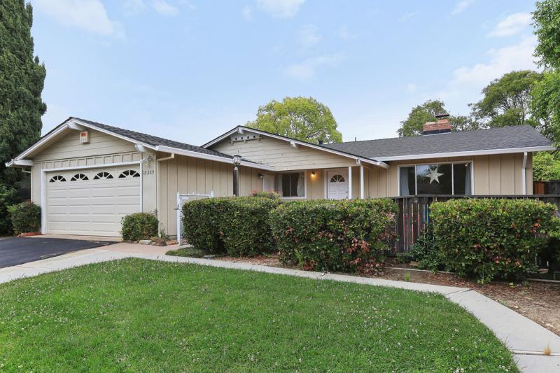 18289 Vanderbilt Dr,  Photo